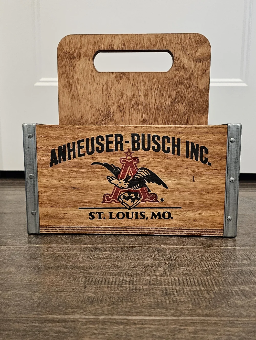 RARE & Vintage-Style Anheuser-Busch Wooden 6-Pack Beverage Bottle Carrier